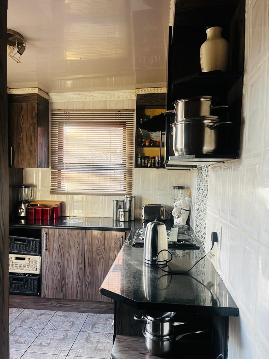 5 Bedroom Property for Sale in Mdantsane Nu 17 Eastern Cape